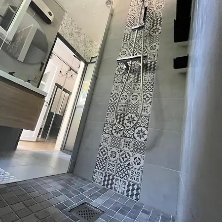 Le Mazet L'intimiste Les Hauts De 別荘 ニーム