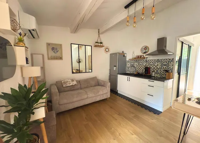 Holiday home Le Mazet L'intimiste Les Hauts De Nimes